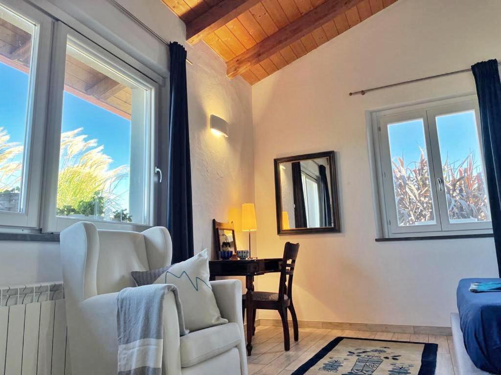 Is Cheas Wine Farm Boutique Hotel San Vero Milis Exterior photo