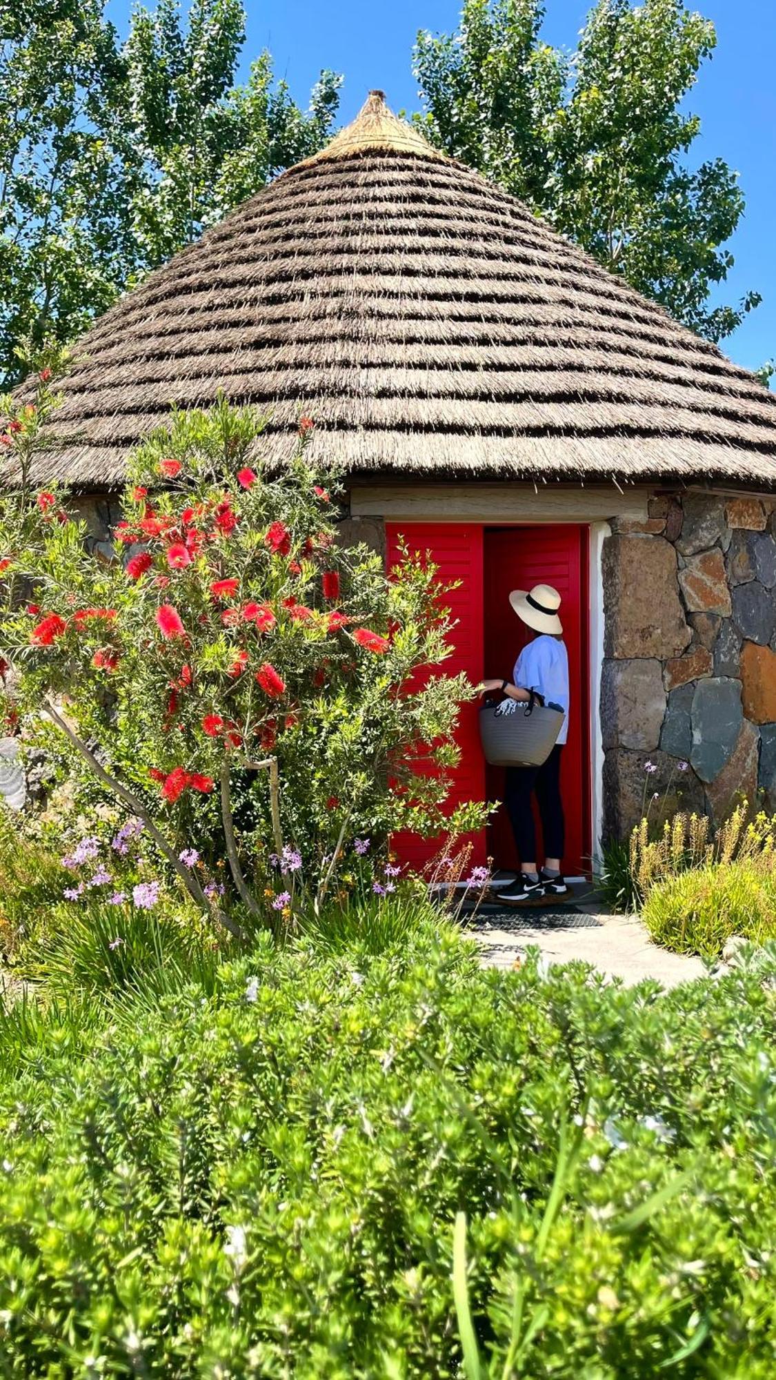 Is Cheas Wine Farm Boutique Hotel San Vero Milis Exterior photo